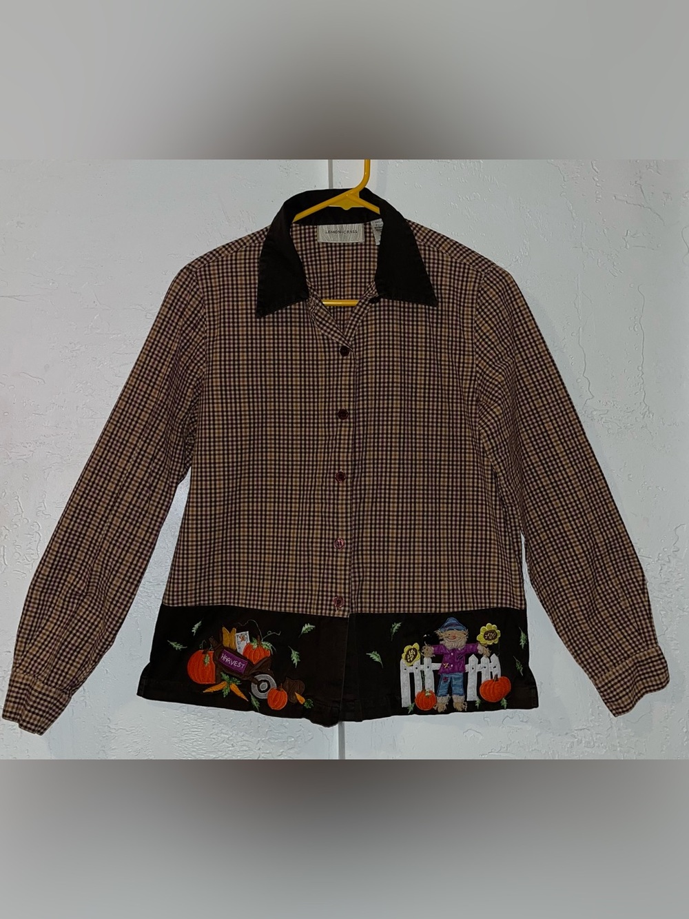 Lemon Grass Brown & Cream Gingham Long Sleeve Top Embroidered Fall Harvest Scene